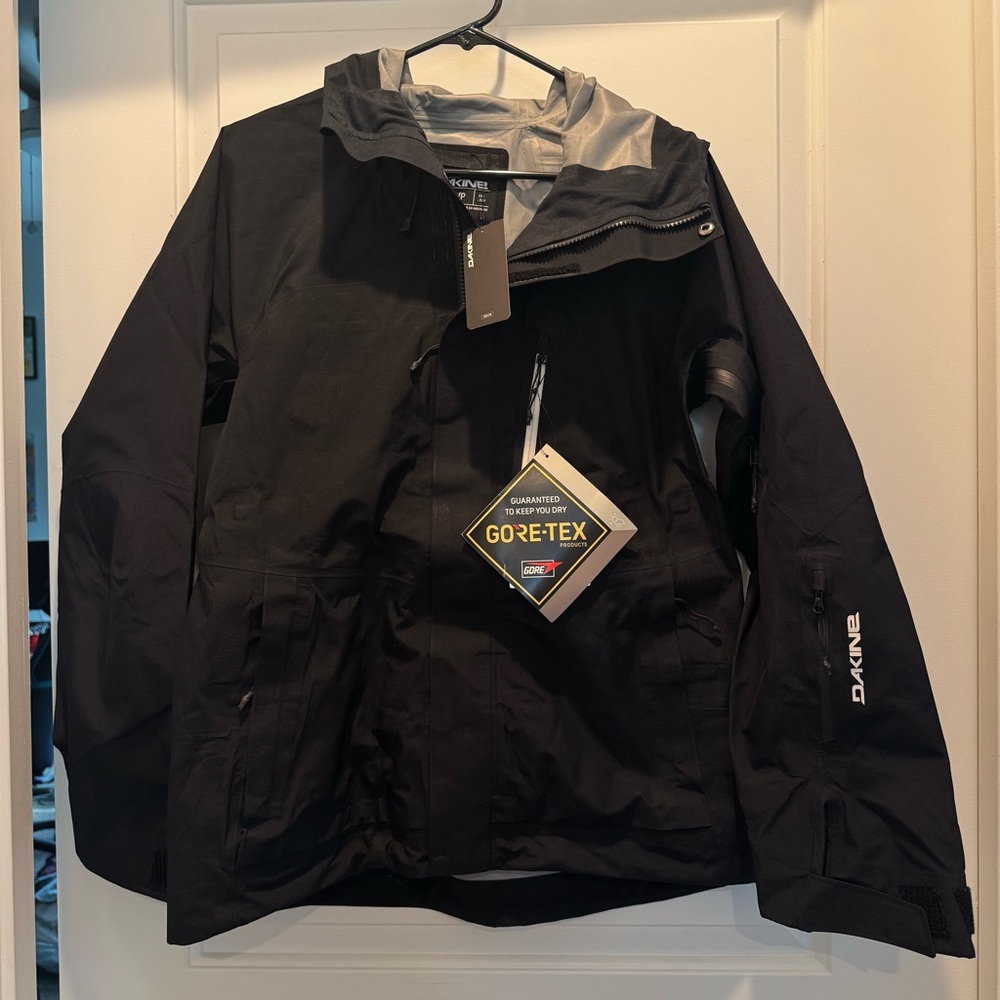 NWT Dakine Black Waterproof GORE-TEX Jacket